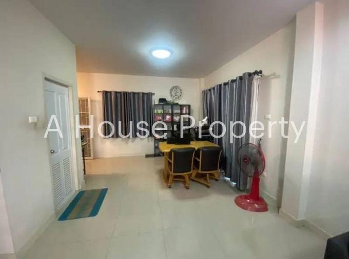 picture Second-hand semi-detached house, Bang Phra, Manirin Village Project, Bang Phra, Chonburi - 6/19