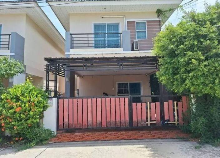 picture Second-hand semi-detached house, Bang Phra, Manirin Village Project, Bang Phra, Chonburi - 1/19