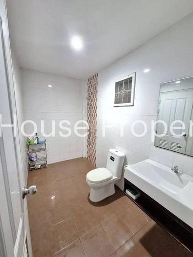 picture Second-hand semi-detached house, Bang Phra, Manirin Village Project, Bang Phra, Chonburi - 16/19