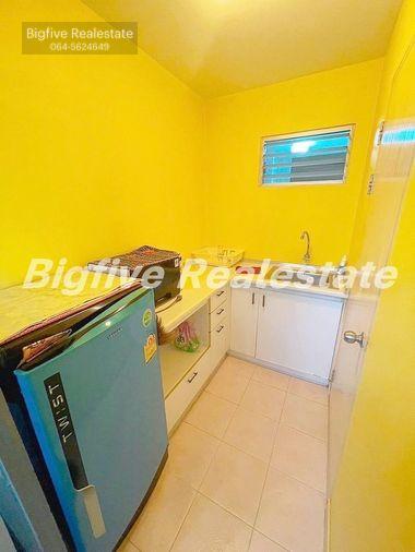 รูป A67-053 ✨ ขายถูก *** ลุมพินีคอนโดทาวน์รัตนาธิเบศร์ ห้องใหญ่ 37 ตรม ชั้น 1 ห้องมุม ใกล้สถานีรถไฟฟ้าสายสีม่วงแยกนนทบุรี 1 ร่มรื่น✨ - รูปที่ 4/8