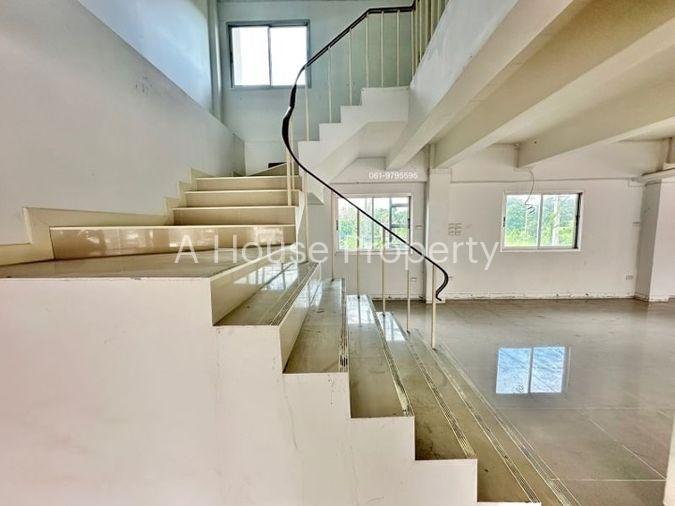 รูป ขายอาคารพาณิชย์ 4 ชั้น ติดกับถนนหลัก ใกล้สวนเสือศรีราชา - รูปที่ 8/20