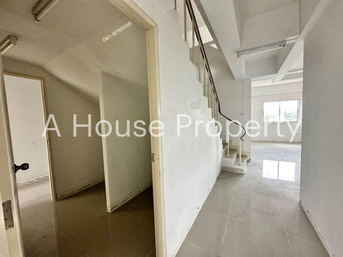 รูป ขายอาคารพาณิชย์ 4 ชั้น ติดกับถนนหลัก ใกล้สวนเสือศรีราชา - รูปที่ 12/20
