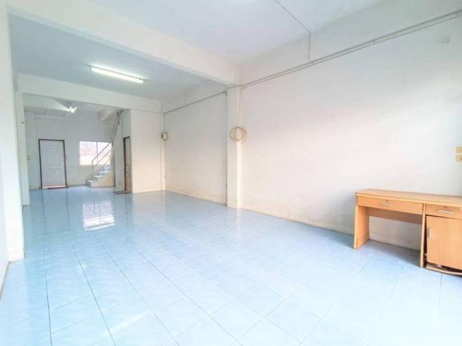 picture Second-hand 3-storey commercial building on the road, Sriracha Tiger Zoo line - 4/17