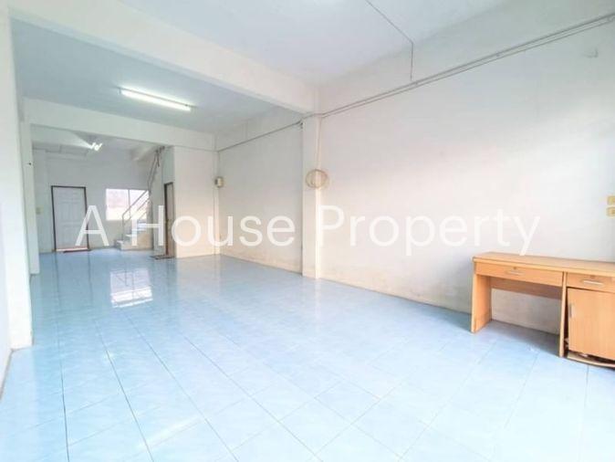 picture Second-hand 3-storey commercial building on the road, Sriracha Tiger Zoo line - 4/17