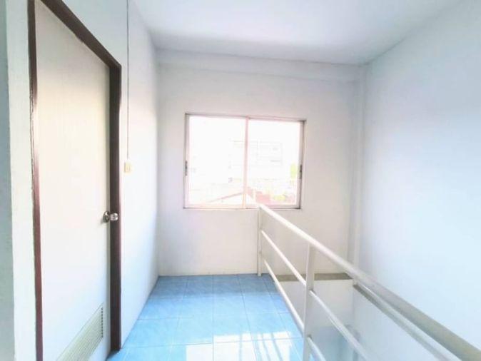 picture Second-hand 3-storey commercial building on the road, Sriracha Tiger Zoo line - 6/17