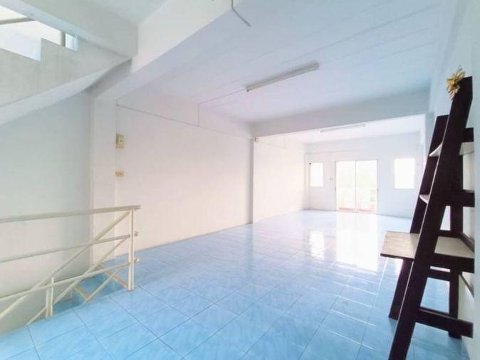 picture Second-hand 3-storey commercial building on the road, Sriracha Tiger Zoo line - 13/17