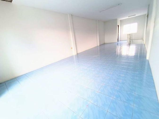 picture Second-hand 3-storey commercial building on the road, Sriracha Tiger Zoo line - 8/17