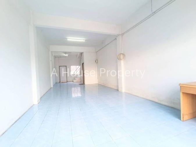 รูป อาคารพาณิชย์มือสอง 3 ชั้น ติดถนน เส้นสวนเสือศรีราชา - รูปที่ 3/17