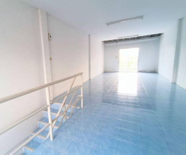 picture Second-hand 3-storey commercial building on the road, Sriracha Tiger Zoo line - 12/17