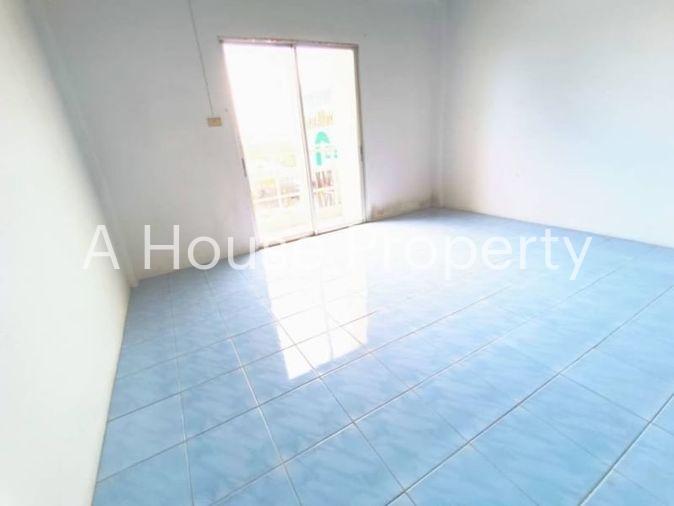 picture Second-hand 3-storey commercial building on the road, Sriracha Tiger Zoo line - 7/17