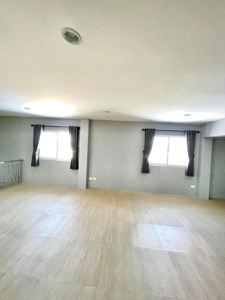 picture Second-hand 3-storey commercial building on Sukprayoon Road, Road No. 315, Chonburi - 7/13