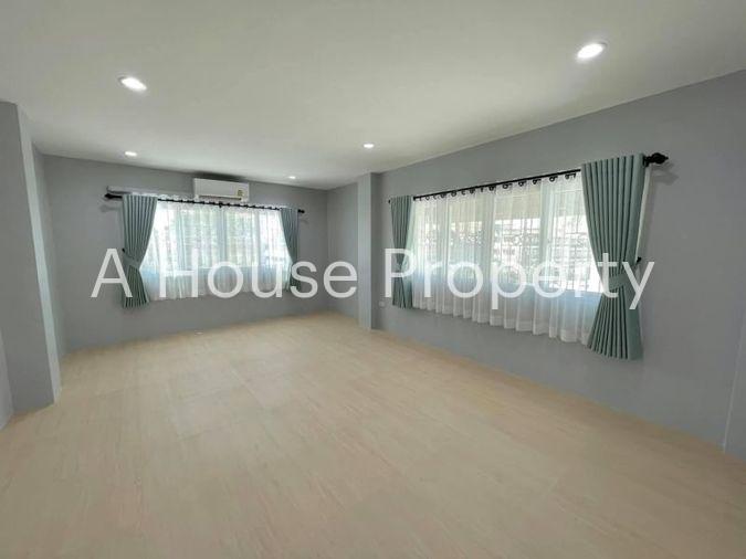picture Second-hand 3-storey commercial building on Sukprayoon Road, Road No. 315, Chonburi - 10/13