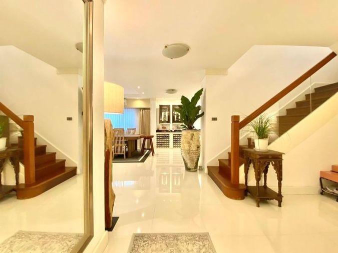 picture Luxury detached house, second hand, Sriracha area, city center, full options - 6/13