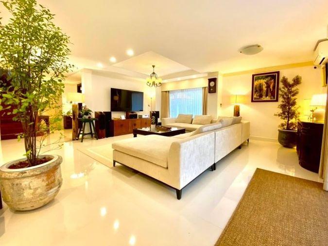 picture Luxury detached house, second hand, Sriracha area, city center, full options - 3/13