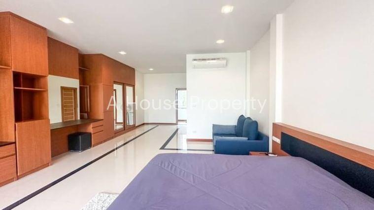 รูป บ้านพลูวิลล่าพัทยา หลังใหญ่ สุดหรู ทำเลดี ใกล้อ่างเก็บน้ำมาบประชัน - รูปที่ 12/19