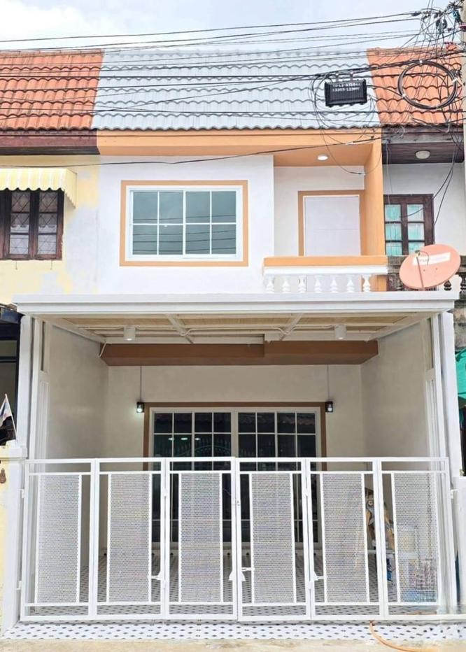 รูป    A67-068✨ ขายทาวน์โฮม 2 ชั้น หมู่บ้านบัวทอง2  ติดถนนกาญจนาภิเษก  ใกล้เซ็นทรัลเวสต์เกต พร้อมอยู่✨ - รูปที่ 2/16