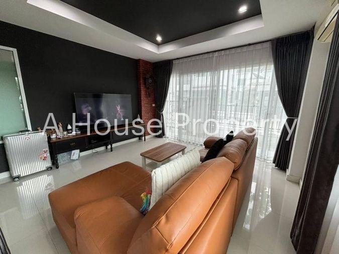 picture Second-hand detached house, The Season Valley 1 project, Sriracha, Chonburi - 3/20
