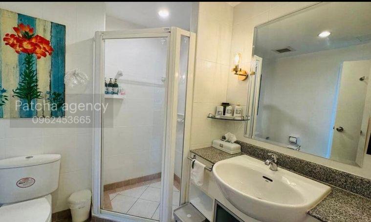 picture for rent Baan Siri Sathorn. Studio 37sqm. Line id: @pfagent - 5/5