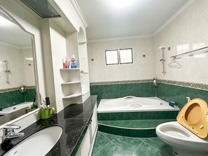 รูป บ้านเดี่ยวมือสอง หลังใหญ่ โครงการคันทรีโฮม 1 ศรีราชา ชลบุรี  - รูปที่ 16/20
