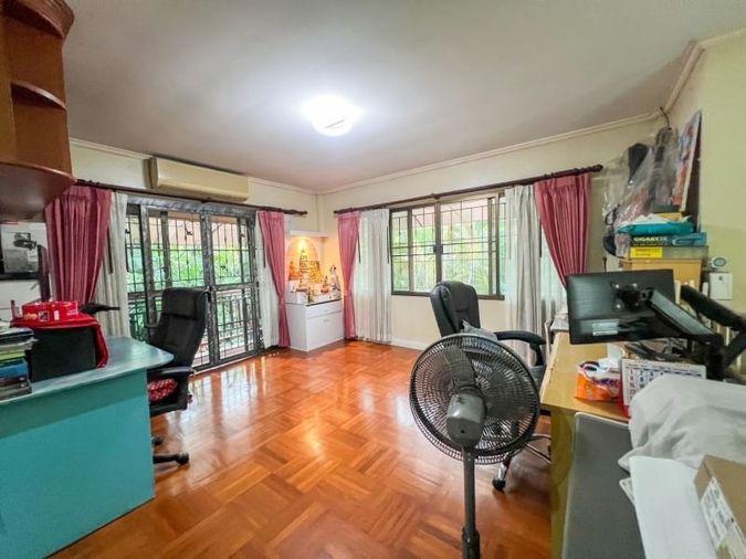 รูป บ้านเดี่ยวมือสอง หลังใหญ่ โครงการคันทรีโฮม 1 ศรีราชา ชลบุรี  - รูปที่ 12/20