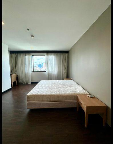 picture for rent Charoenjai Place Ekkamai12. 2bed 160sqm. Line id: @pfagent - 10/12