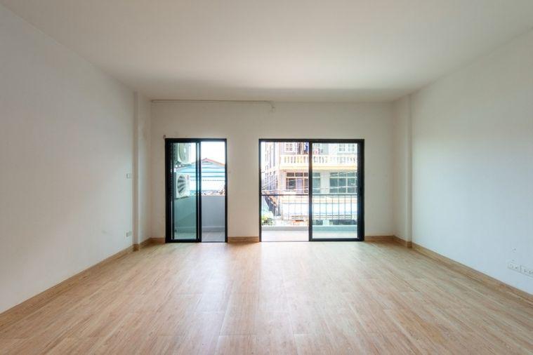 picture For rent shophouse, Soi Pracha Uthit 83 - 1/2