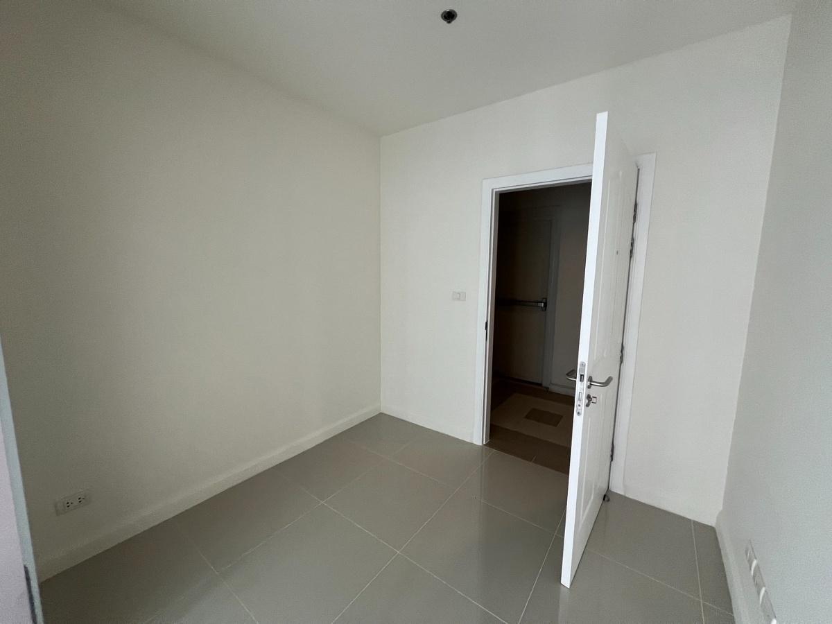 รูป A5051260 ขาย คอนโด แมเนอร์ สนามบินน้ำ (Manor Sanambinnam) ขนาด 26 ตร.ม ชั้น 19 ตึก A  วิวสระ - รูปที่ 4/7