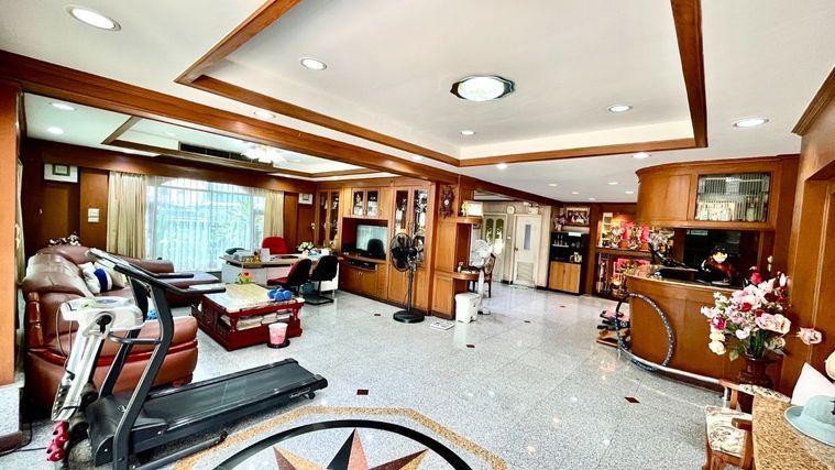 picture For rent house in  Soi Bangnatrad 19-21 2 floors Size 100 square wah - 14/37