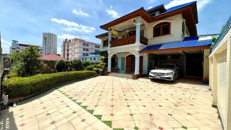 picture For rent house in  Soi Bangnatrad 19-21 2 floors Size 100 square wah - 2/37
