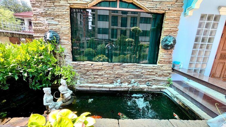 picture For rent house in  Soi Bangnatrad 19-21 2 floors Size 100 square wah - 6/37