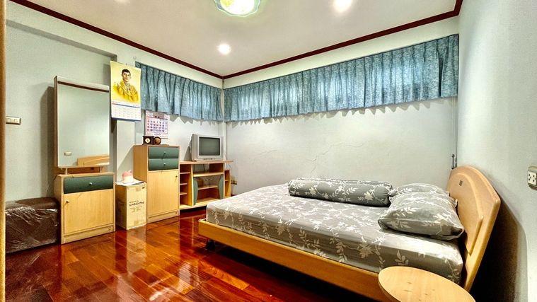 picture For rent house in  Soi Bangnatrad 19-21 2 floors Size 100 square wah - 20/37