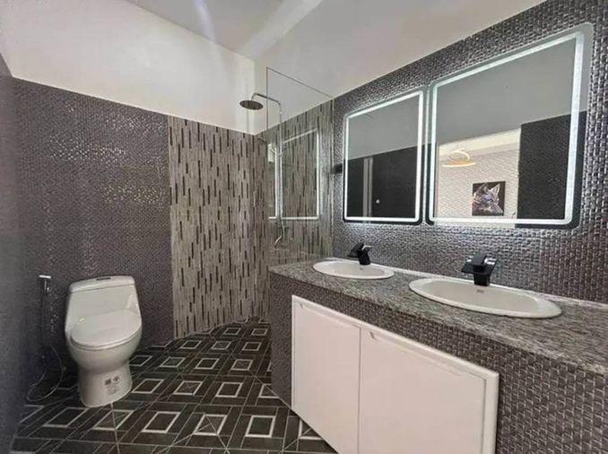 รูป Brand new high class European standard villa on Pratumnak 5 minutes walk from the beach  - รูปที่ 10/16