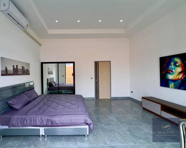 รูป Brand new high class European standard villa on Pratumnak 5 minutes walk from the beach - รูปที่ 12/16