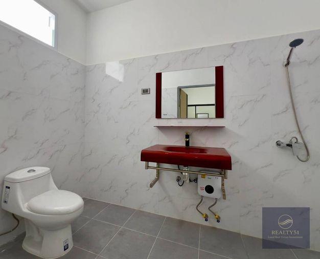 รูป Brand new high class European standard villa on Pratumnak 5 minutes walk from the beach - รูปที่ 13/16
