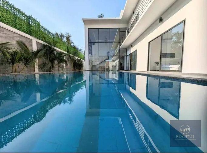 รูป Brand new high class European standard villa on Pratumnak 5 minutes walk from the beach - รูปที่ 1/16