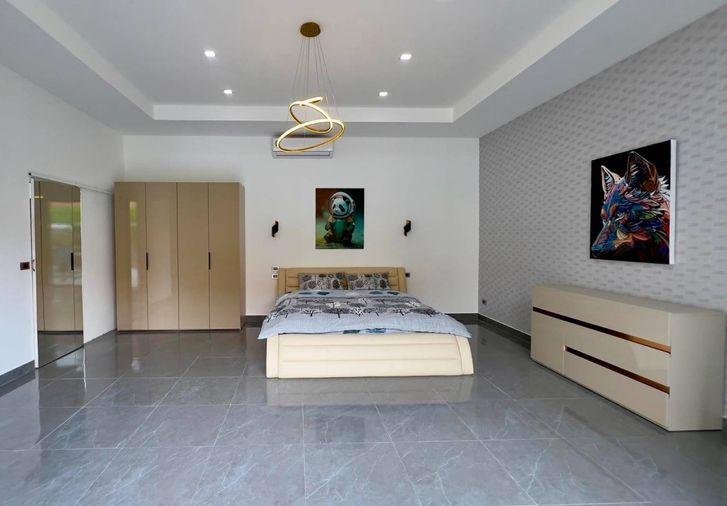 รูป Brand new high class European standard villa on Pratumnak 5 minutes walk from the beach  - รูปที่ 11/16