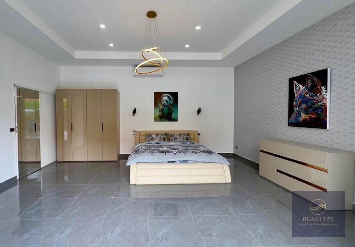 รูป Brand new high class European standard villa on Pratumnak 5 minutes walk from the beach - รูปที่ 11/16
