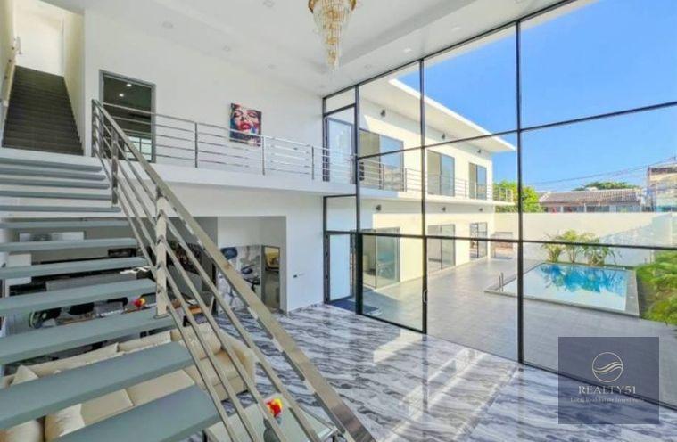 รูป Brand new high class European standard villa on Pratumnak 5 minutes walk from the beach - รูปที่ 7/16