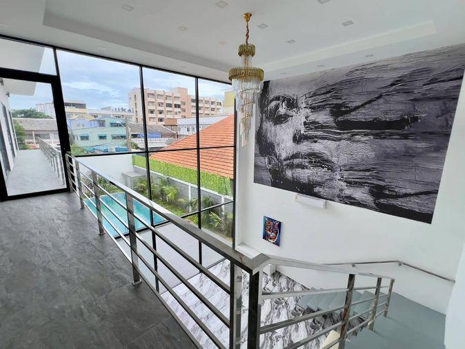 รูป Brand new high class European standard villa on Pratumnak 5 minutes walk from the beach  - รูปที่ 8/16