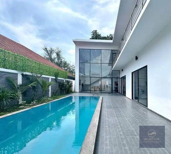 รูป Brand new high class European standard villa on Pratumnak 5 minutes walk from the beach - รูปที่ 3/16