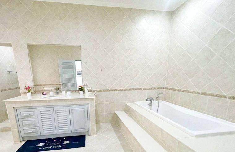 picture Majestic Residence on Prathamnak Hill Only 1 minute from the private beach - 9/24