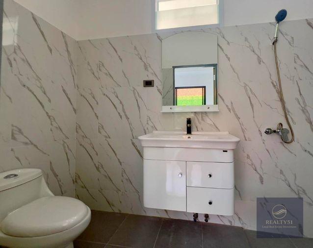รูป Brand new high class European standard villa on Pratumnak 5 minutes walk from the beach - รูปที่ 14/16