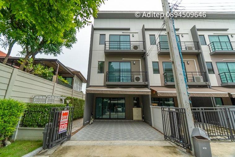 รูป ขายทาวน์โฮม 3 ชั้น บ้านกลางเมือง รามอินทรา-วัชรพล 28 ตรว. 3 ห้องนอน 3 ห้องน้ำ ใกล้จุดขึ้นลงทางด่วน สุขาภิบาล 5 - รูปที่ 1/35
