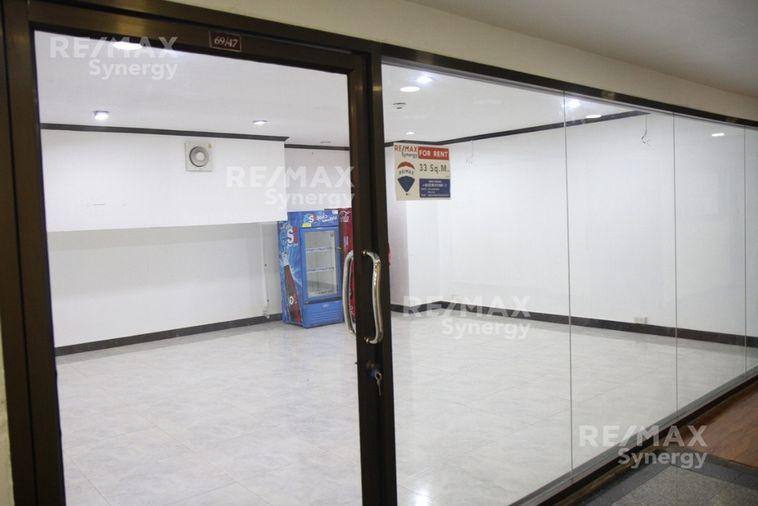รูป Call : 063-019-9956 ให้เช่า พื้นที่สำนักงาน ออฟฟิศย่านอโศก มีหลายขนาด อยู่ภายในอาคาร Omni Tower ใกล้รถไฟฟ้า BTS สถานีนานา มีที่จอดรถ - รูปที่ 4/12
