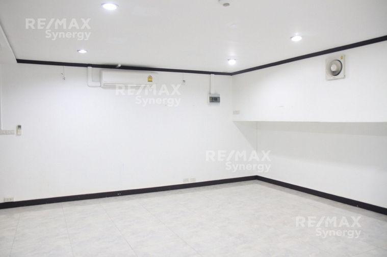 รูป Call : 063-019-9956 ให้เช่า พื้นที่สำนักงาน ออฟฟิศย่านอโศก มีหลายขนาด อยู่ภายในอาคาร Omni Tower ใกล้รถไฟฟ้า BTS สถานีนานา มีที่จอดรถ - รูปที่ 5/12