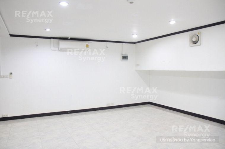 รูป Call : 063-019-9956 ให้เช่า พื้นที่สำนักงาน ออฟฟิศย่านอโศก มีหลายขนาด อยู่ภายในอาคาร Omni Tower ใกล้รถไฟฟ้า BTS สถานีนานา มีที่จอดรถ - รูปที่ 5/12