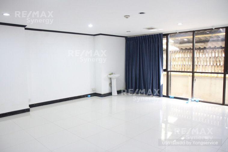 รูป Call : 063-019-9956 ให้เช่า พื้นที่สำนักงาน ออฟฟิศย่านอโศก มีหลายขนาด อยู่ภายในอาคาร Omni Tower ใกล้รถไฟฟ้า BTS สถานีนานา มีที่จอดรถ - รูปที่ 7/12