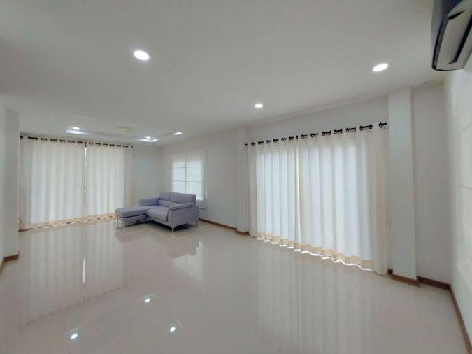 รูป บ้านเดี่ยวสร้างใหม่ โครงการธาดา พาร์ค เวลา บ่อวิน ศรีราชา ชลบุรี  - รูปที่ 2/19