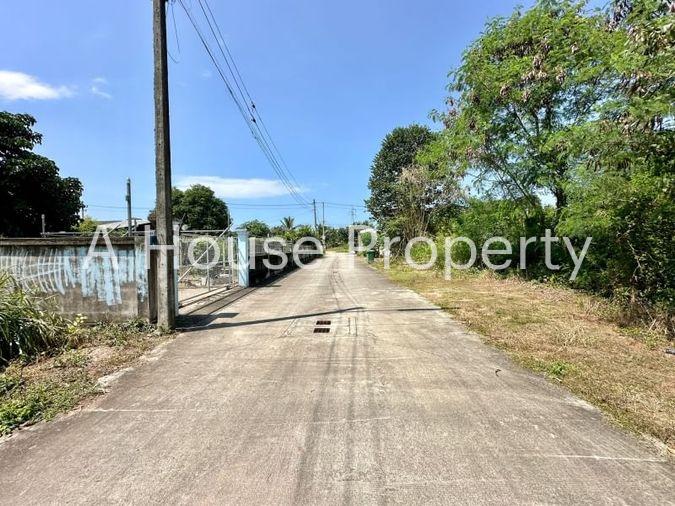 picture Land for sale in Sriracha, Na Phrao, beautiful plot, good location, near community area - 9/11
