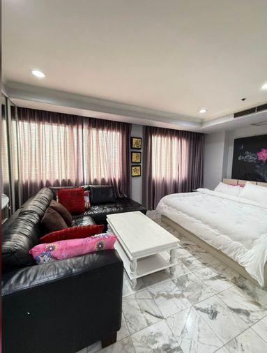 picture for rent Wittayu Complex. 3bed 120sqm. Pets ok! Line id: @pfagent - 8/17